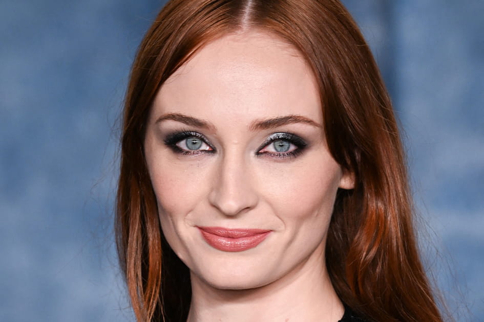 Sophie Turner, hypnotisante avec ses cheveux roux