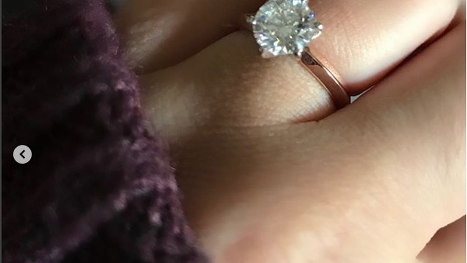 La bague de fiançailles de Camilla Luddington