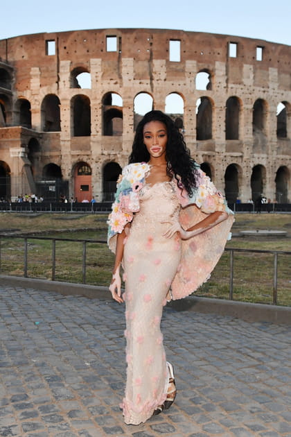 FLOP&nbsp;: Winnie Harlow en robe fleurie