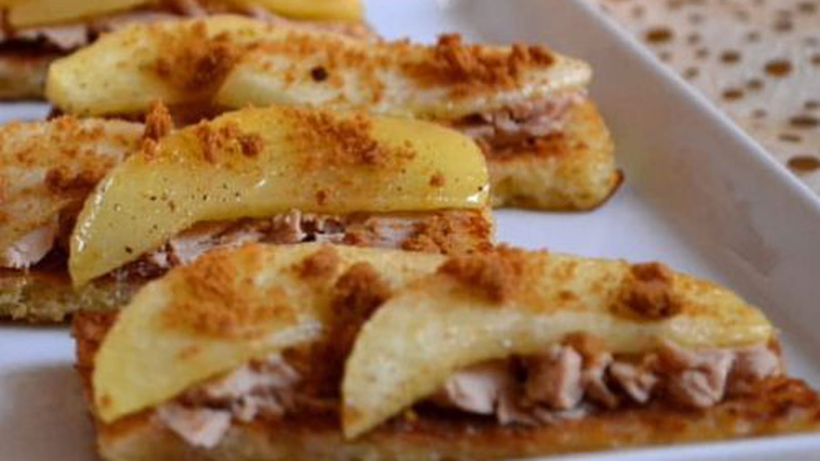 Toasts de pain perdu au foie gras, pomme et spéculoos