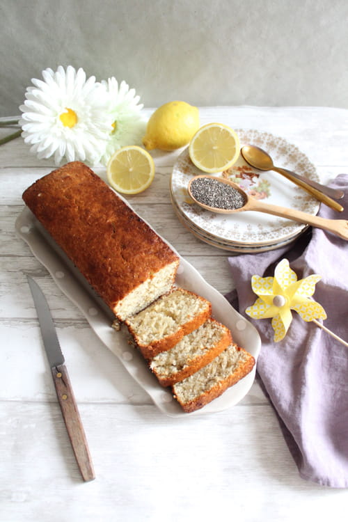 Cake au citron, graines de chia et cardamome