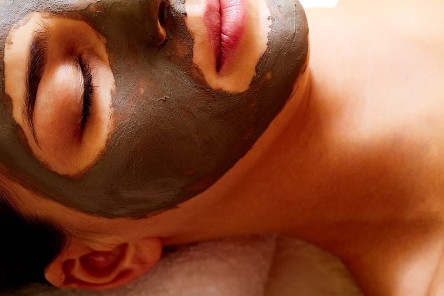 Les secrets du charbon pour une peau zéro défaut