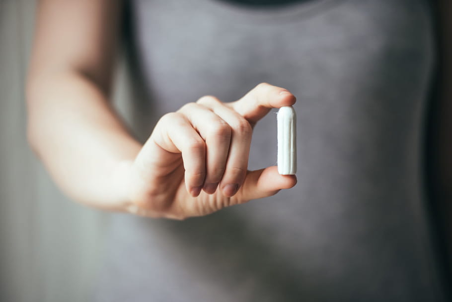 Pesticides, phtalates : que contiennent vraiment nos tampons et serviettes ?