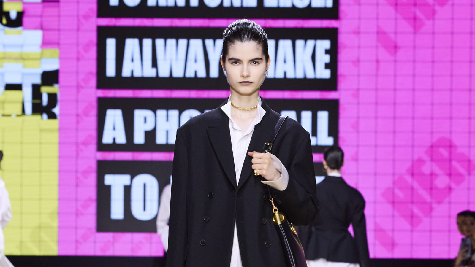 Look 17