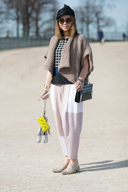 Street style &agrave; Paris : le gilet en Steam Stretch d'Issey Miyake