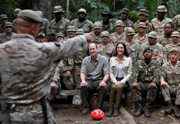 Avec des militaires de Grande-Bretagne et du Belize