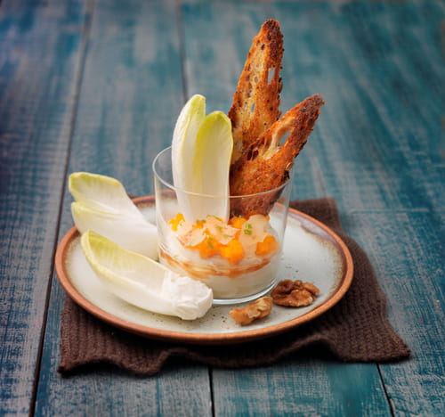 Feuille à feuille d’endives au St Môret® Ligne & Plaisir®, vinaigrette de potimarron