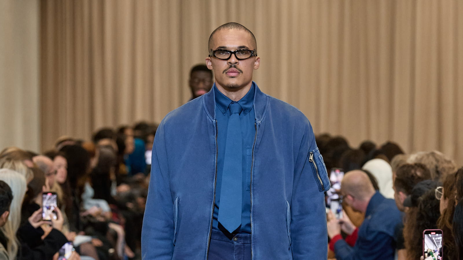 Look 15