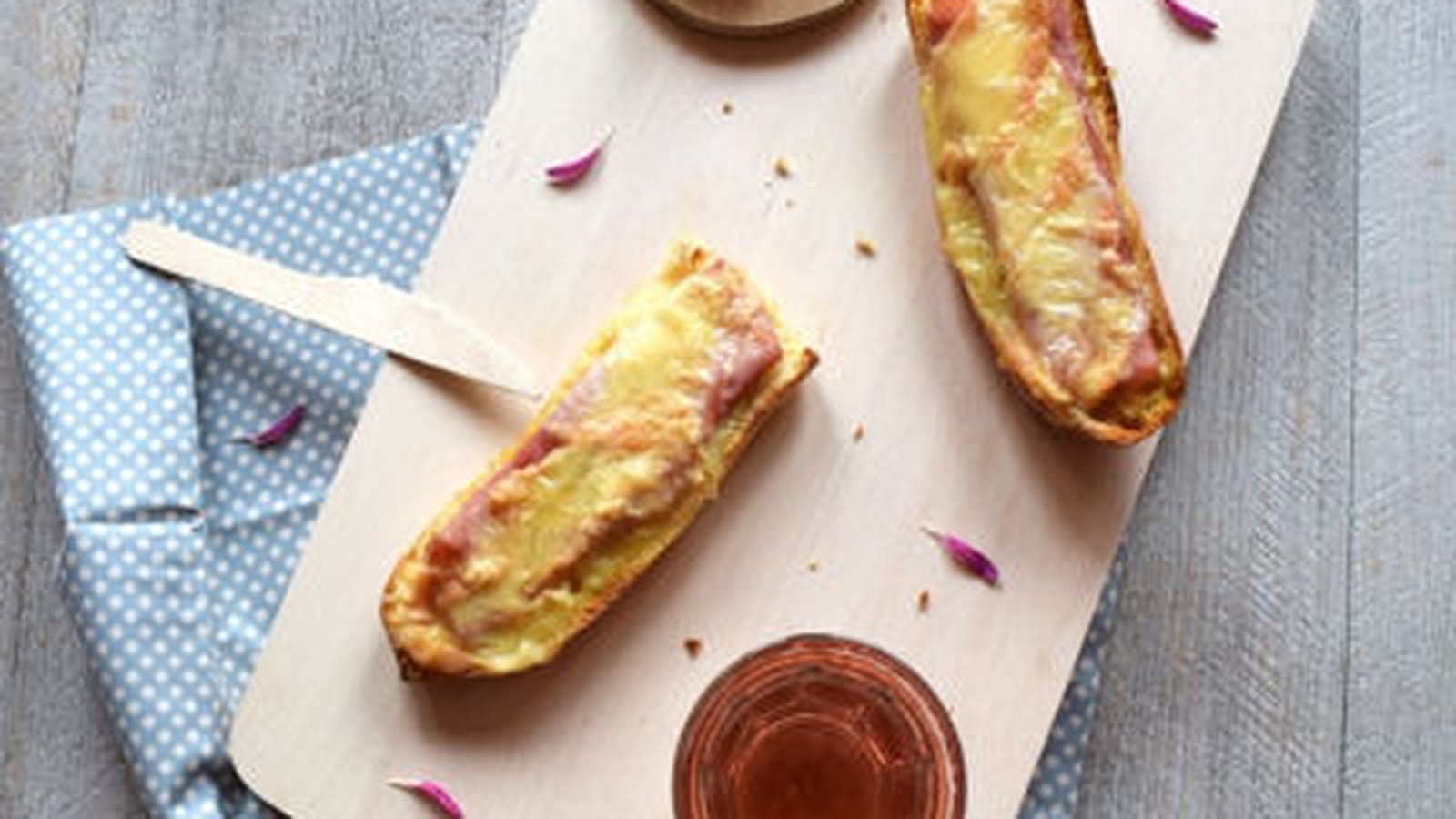 Baguette gratinée jambon-fromage