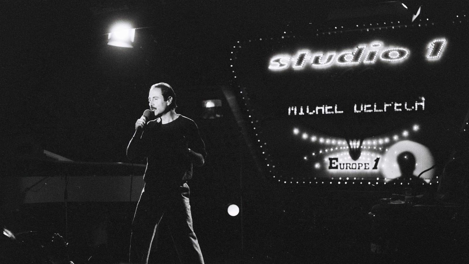 au Studio 1