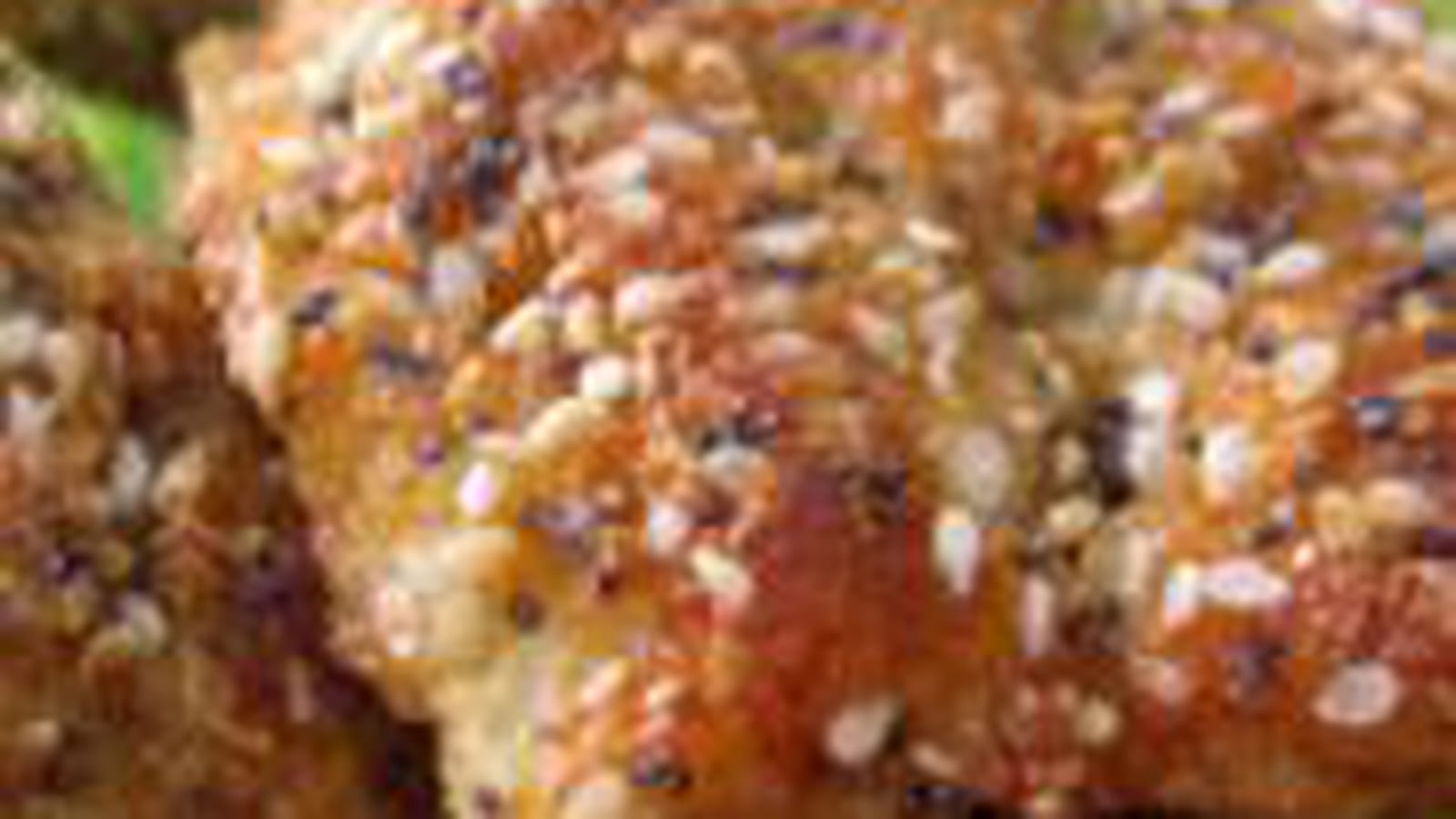 Croquettes de poulet amandes, sésame et pavot bleu