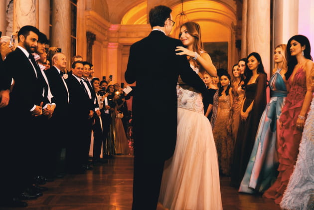 Stella Belmondo et Stéphane Bern ouvrent le bal