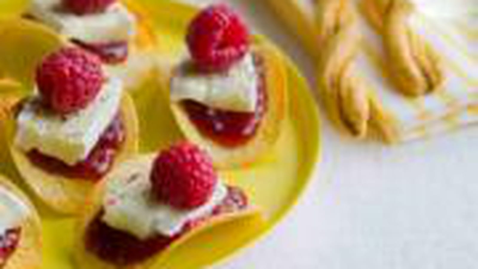 Tuiles de brie à la confiture