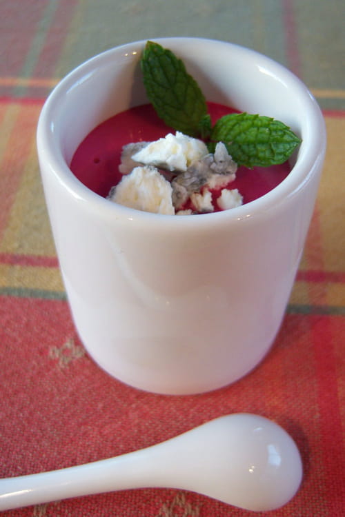 Bavarois de betterave et coulis de concombre