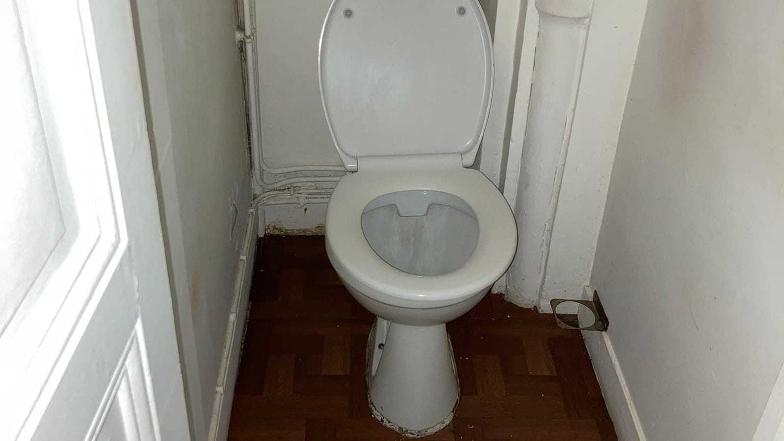 WC avant