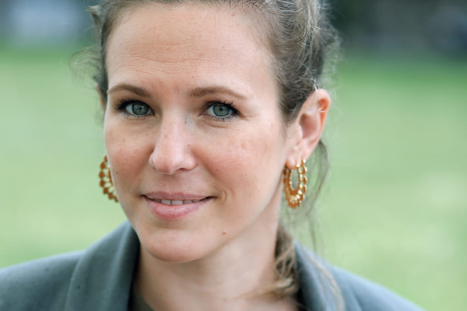 Lorie, naturelle avec son teint bonne mine