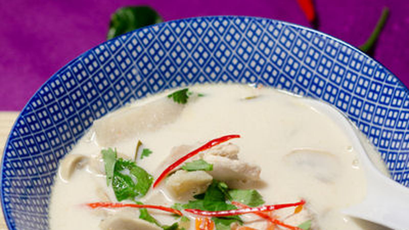 Soupe tom kha kai