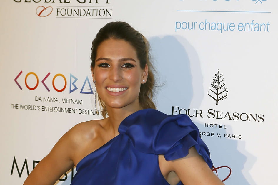 Laury Thilleman, glowy avec son teint h&acirc;l&eacute;