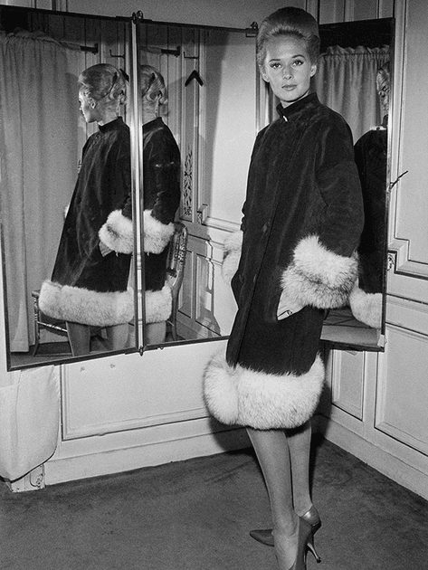 L'actrice Tippi Hedren au Ritz en Pierre Cardin en 1963