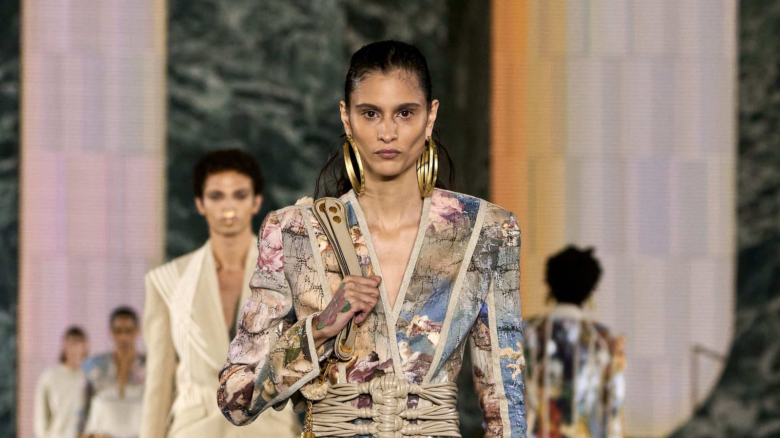 Look 25