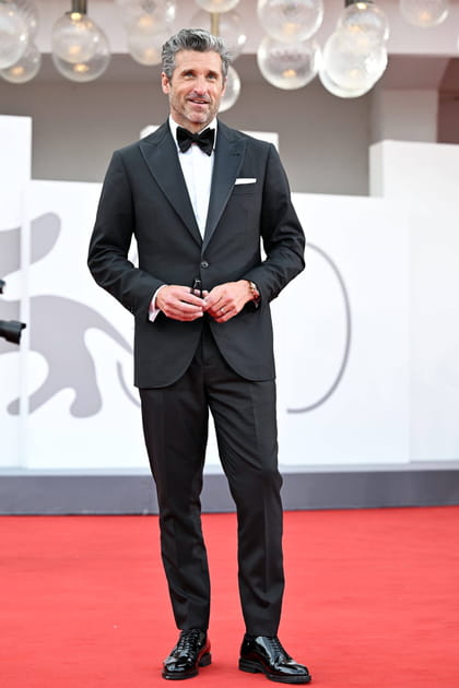 Patrick Dempsey en costume noir et nœud papillon