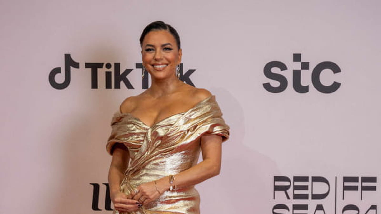 Eva Longoria éblouissante en robe dorée, Sophie Marceau dans un look grand soir...