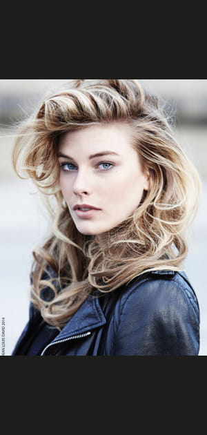 D&eacute;grad&eacute; long pour cheveux boucl&eacute;s