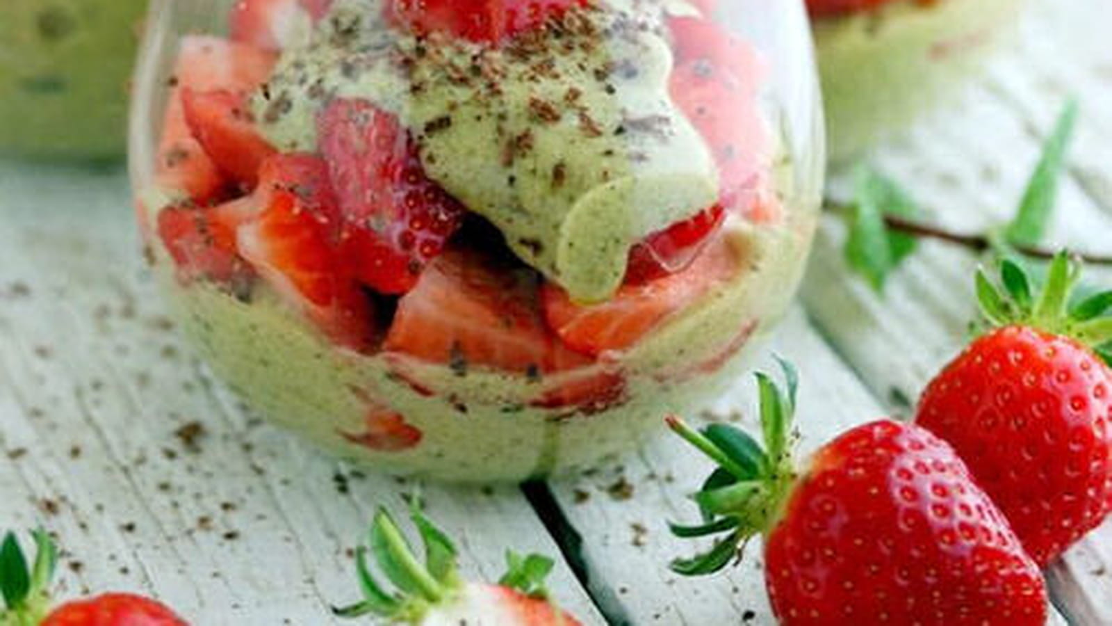 Tiramisu aux fraises et avocat sans lactose