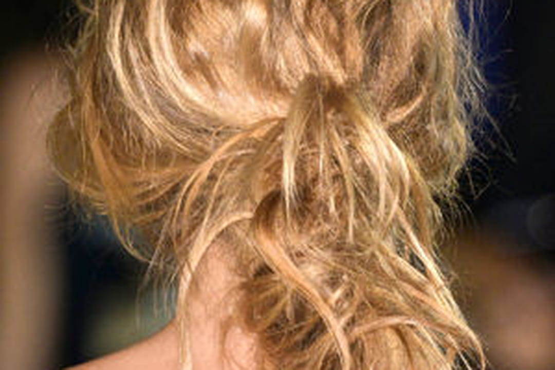 Coiffure : l'attache floue