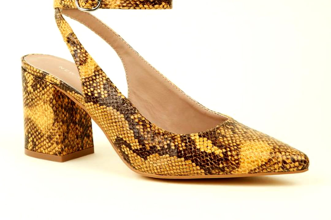 escarpin couleur moutarde