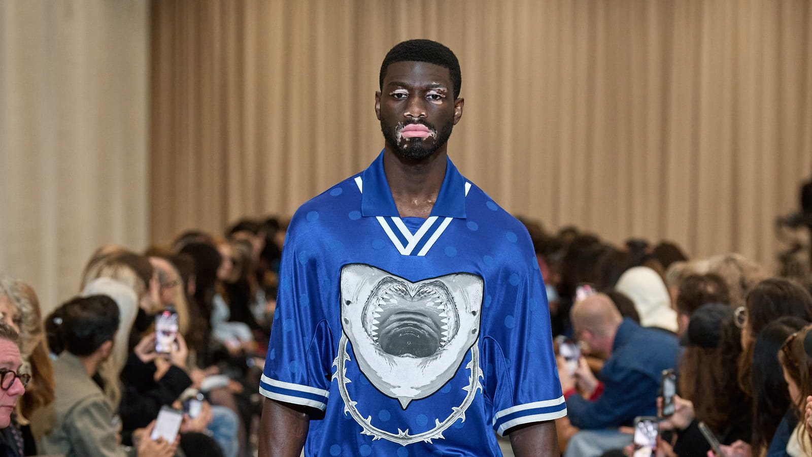  Look 16