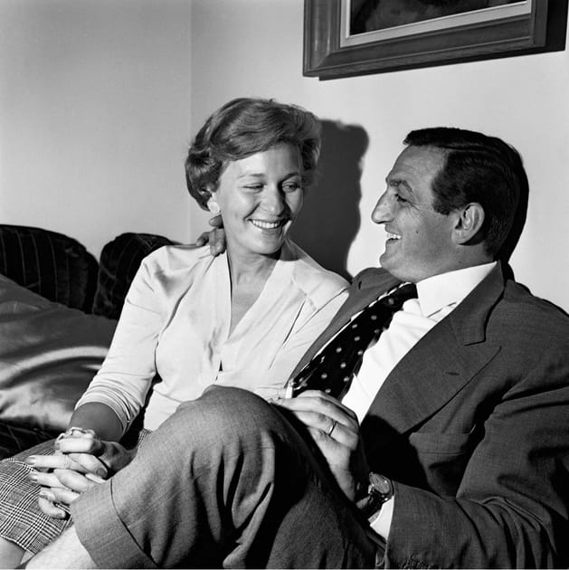 Avec son &eacute;pouse Odette