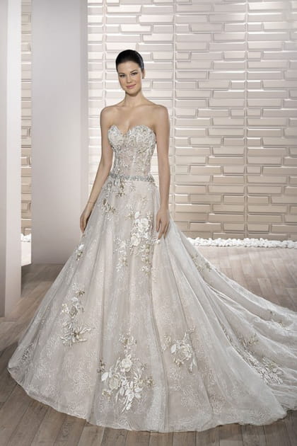 Une robe fleurie, Demetrios