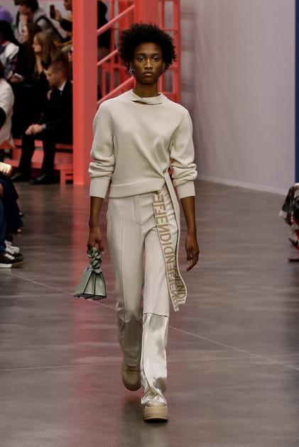 Look&nbsp;16&nbsp;du d&eacute;fil&eacute; Fendi