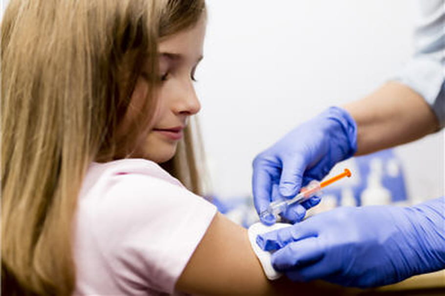 Cancer du col de l'utérus : vacciner dès 9 ans ?