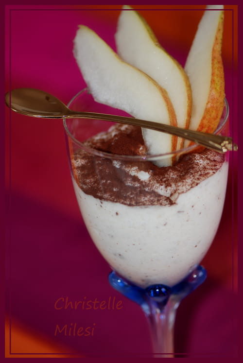 Mousse aux poires aux éclats de chocolat noir