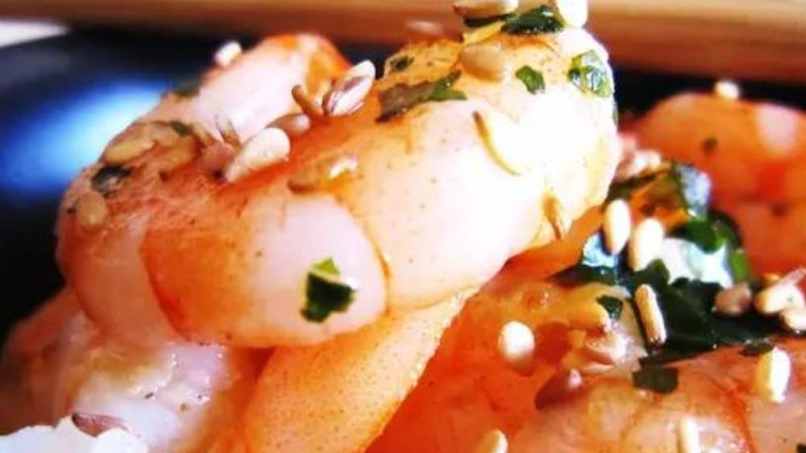 Crevettes sautées ail et curry
