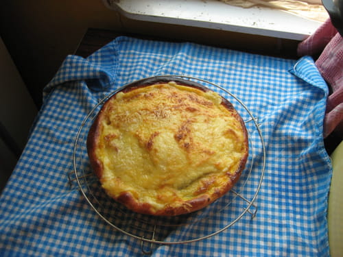 Tarte salée courgettes, sauce blanche et emmental