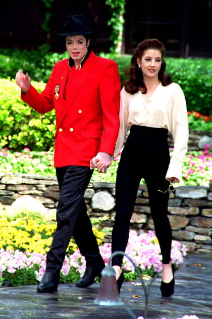 Lisa Marie Presley en pantalon fuseau