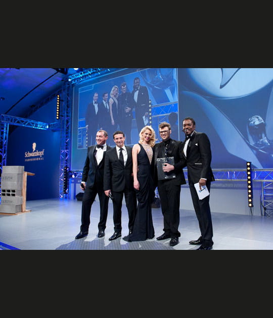 Et le coiffeur de l'ann&eacute;e 2011, est...