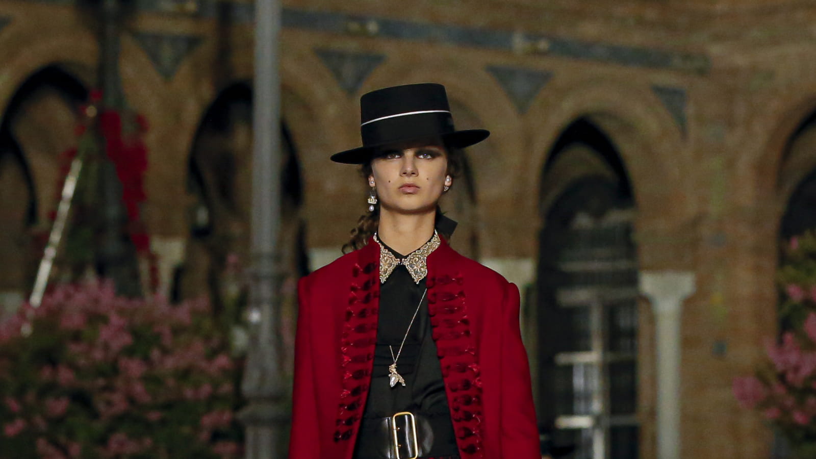 Look 25