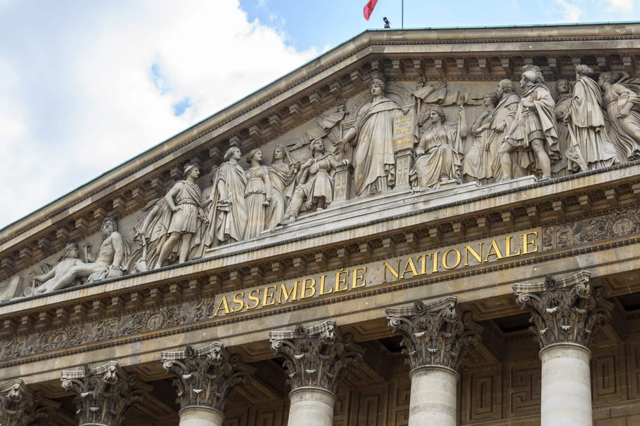 Deuil d'un enfant : l'Assemblée a adopté le congé de 15 jours