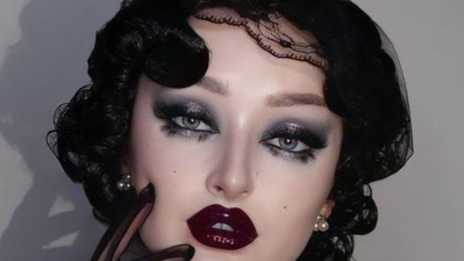 Maquillage gothique rétro
