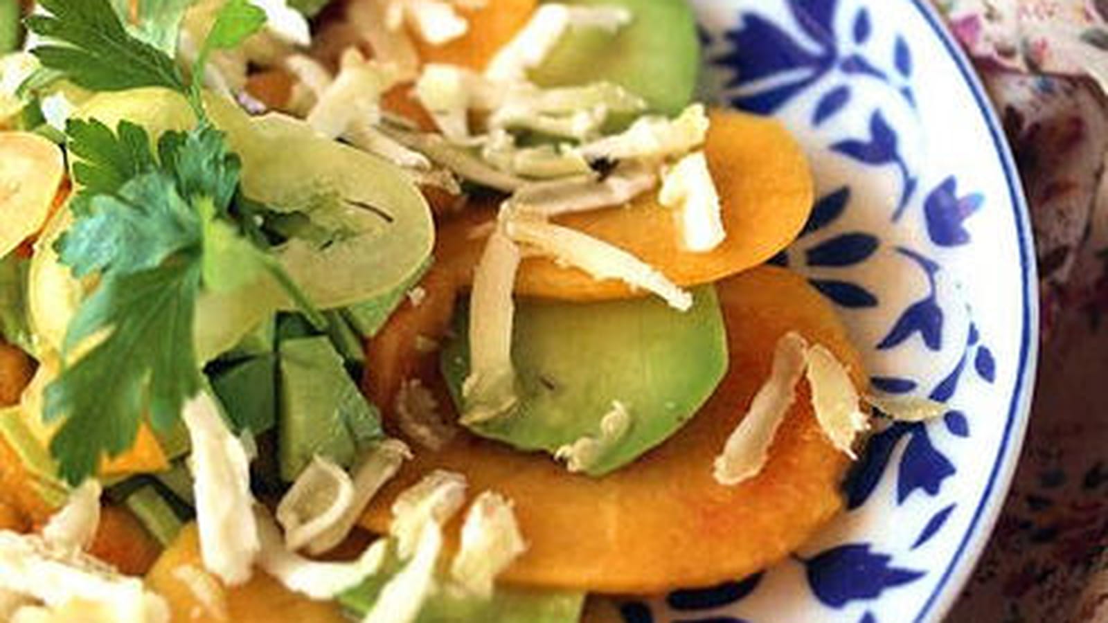 Carpaccio pêches et avocat sauce miel