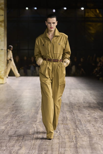 Look 7 du défilé Saint Laurent printemps-été 2024