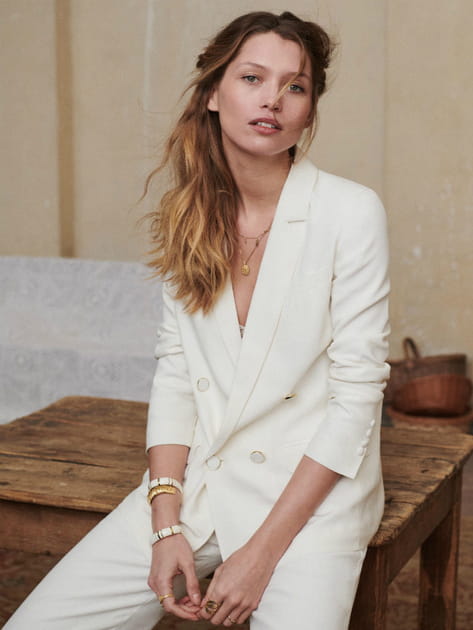 Costume blanc "Grand Je(u)" de S&eacute;zane