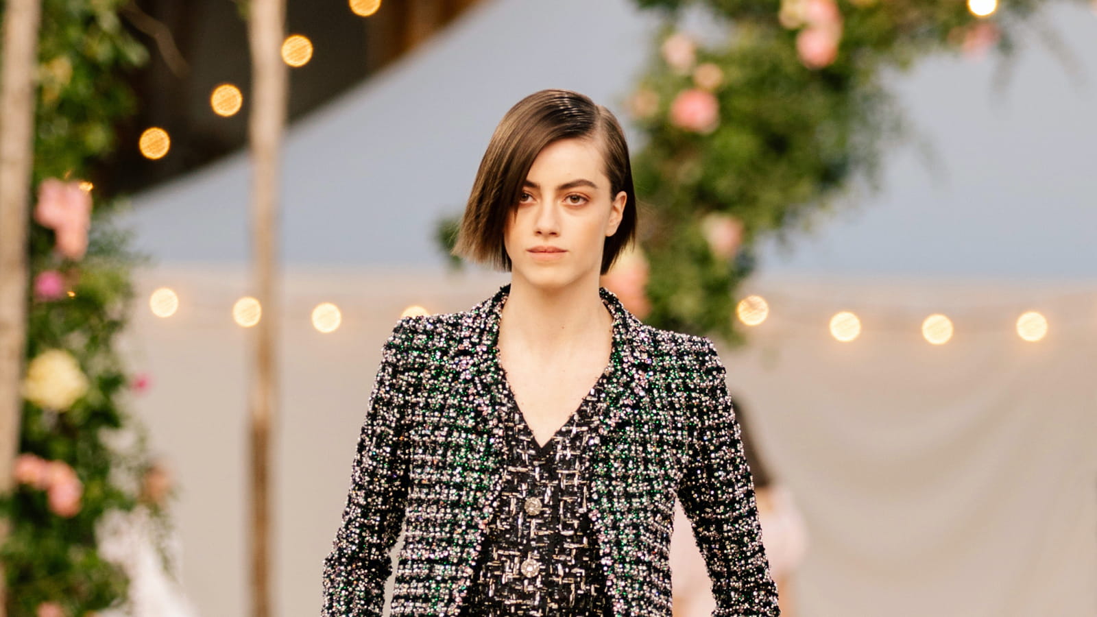 Look 16