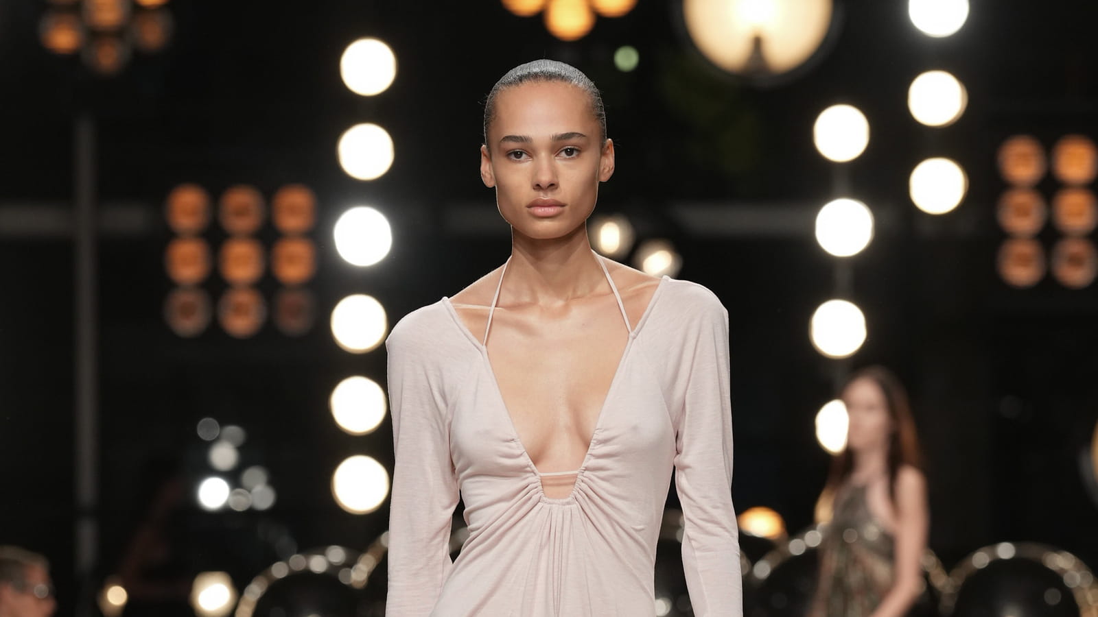 Look 11