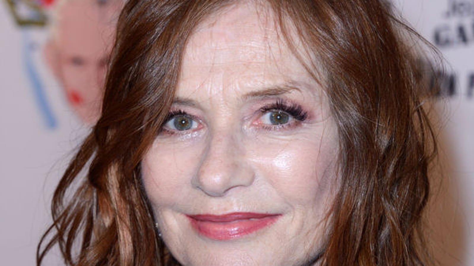 Isabelle Huppert, avec un carré