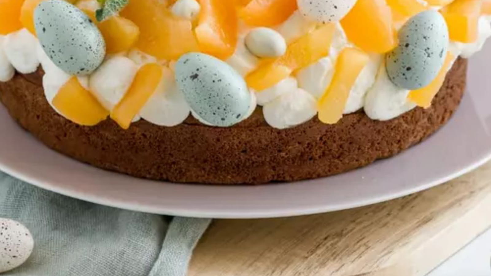 Couronne de Pâques aux abricots et sa crème chantilly coco